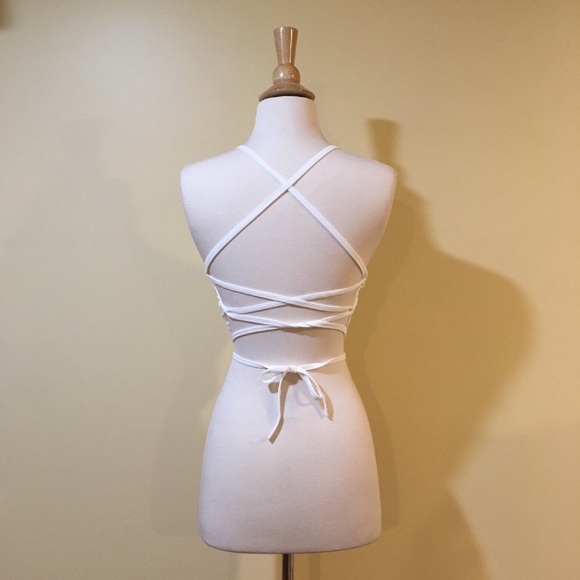 💥 CLEARANCE Backless Floral Lace Strappy Crop Top - Picture 4 of 5